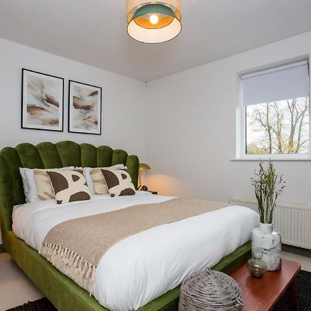 The Sparkford Gardens - Lovely 2Bdr With Balcony Londýn Exteriér fotografie