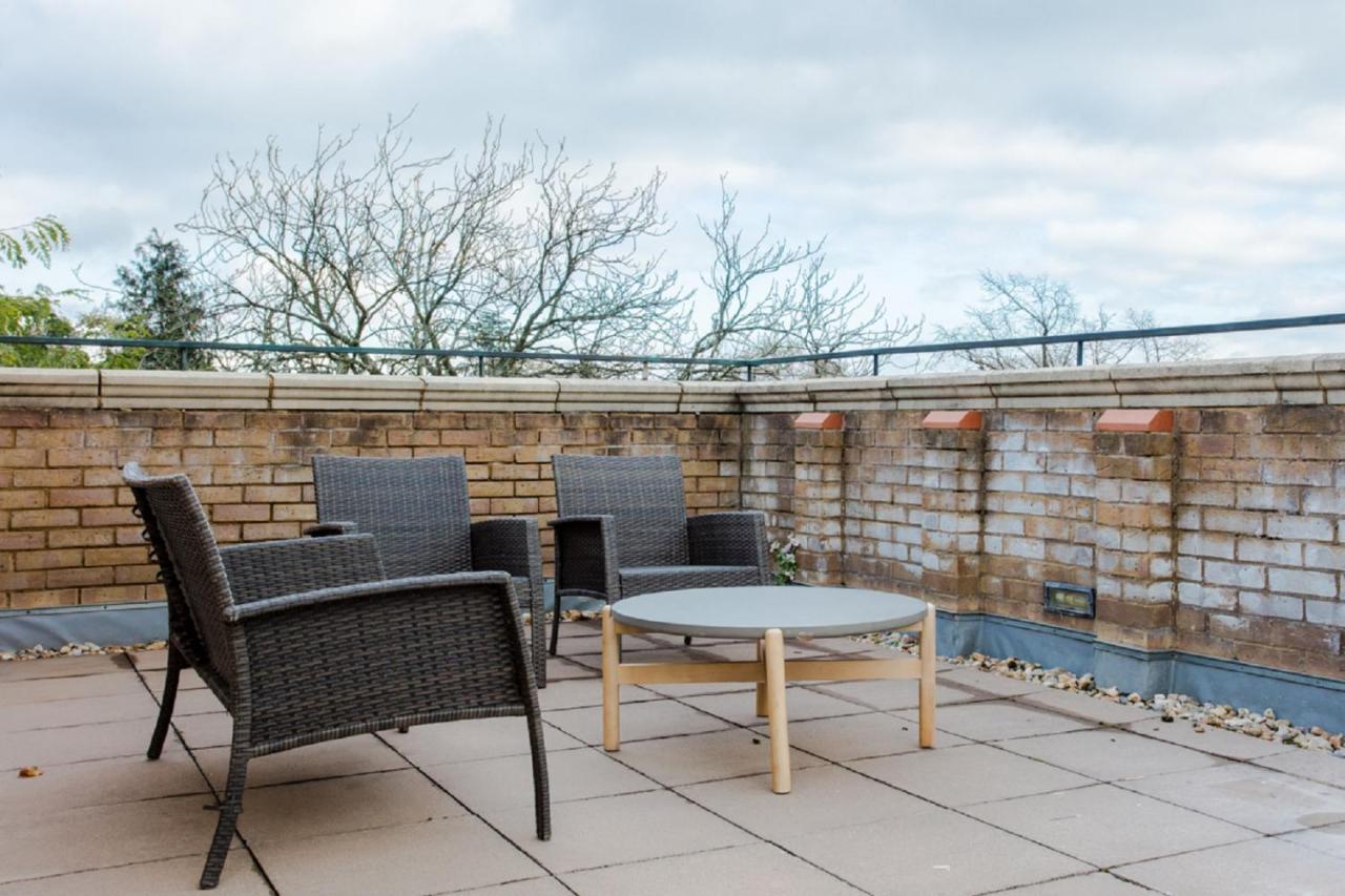The Sparkford Gardens - Lovely 2Bdr With Balcony Londýn Exteriér fotografie